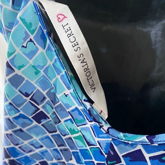 VICTORIA'S Secret Vintage Chemise Heart Label Blue Slip Sz M - Picture 9 of 11